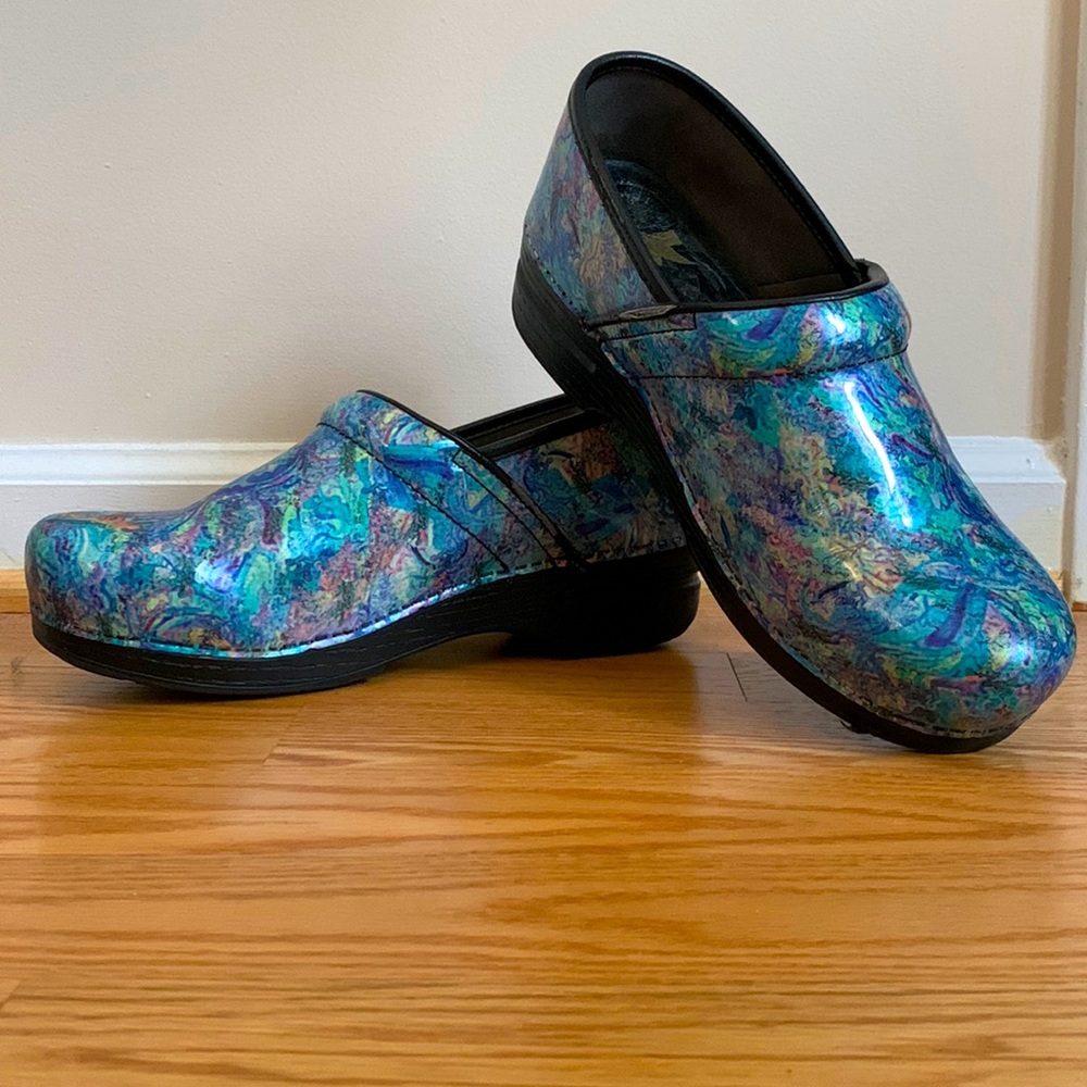 Dansko Professional Watercolor Pastel Clogs size 41 (10.5 - 11 US)